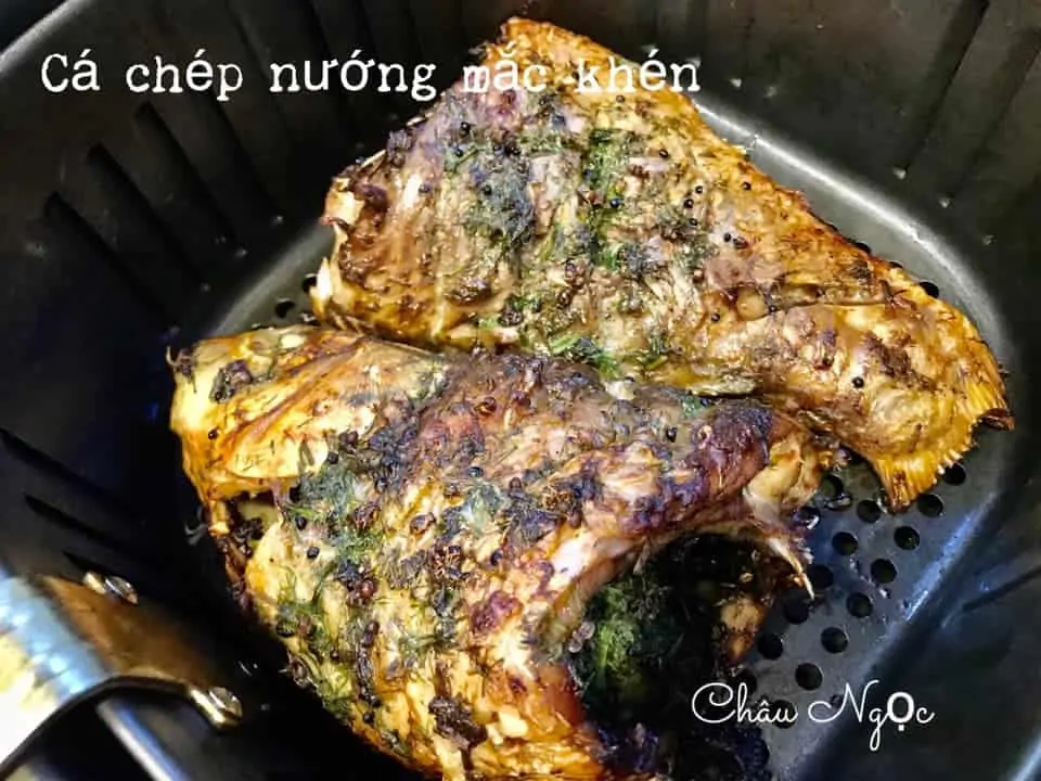 Chế biến hải sản siêu ngon bằng nồi chiên không dầu 21 ca chep nuong mac khen bang noi chien khong dau 2