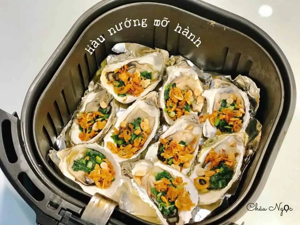 Chế biến hải sản siêu ngon bằng nồi chiên không dầu (tiếp) 33 hau nuong mo hanh bang noi chien khong dau