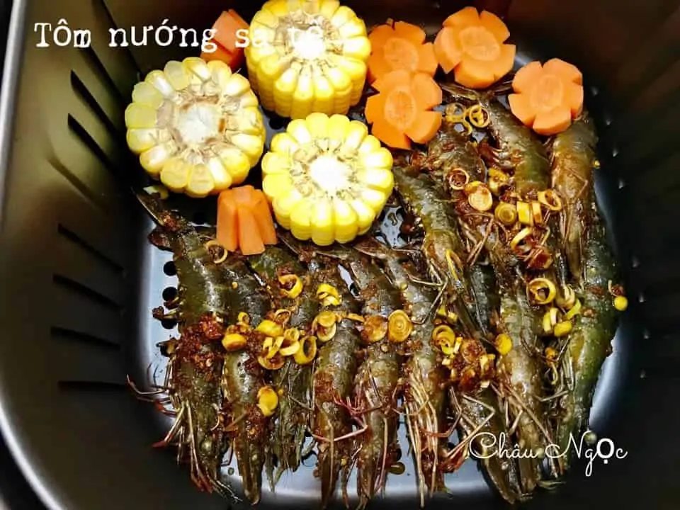 Chế biến hải sản siêu ngon bằng nồi chiên không dầu (tiếp) 29 tom nuong sa te bang noi chien khong dau