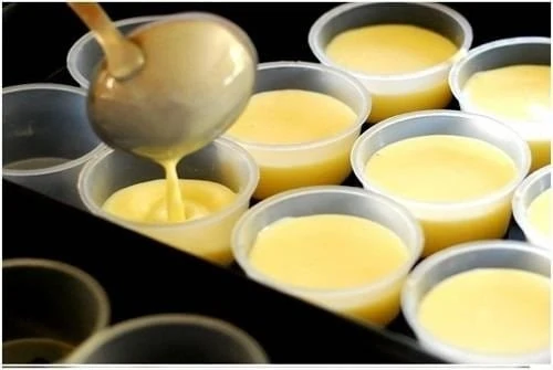 Làm bánh flan bằng nồi chiên không dầu-mách bạn 2 cách siêu ngon, bánh mềm mịn, không bị rỗ 12 Làm bánh flan bằng nồi chiên không dầu 3