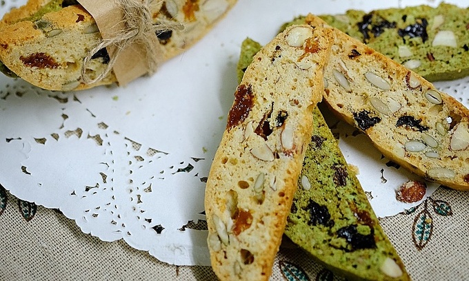 Làm bánh biscotti bằng nồi chiên không dầu 2