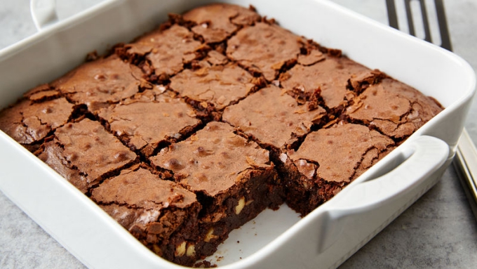 Làm bánh Brownie bằng nồi chiên không dầu