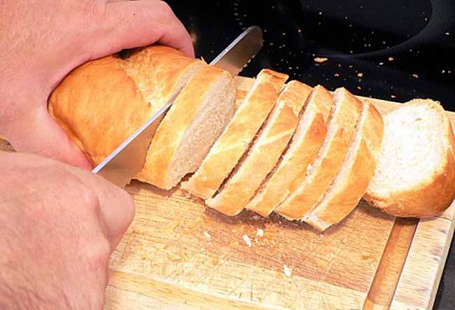 bánh mì xúc xích phomai bằng nồi chiên không dầu